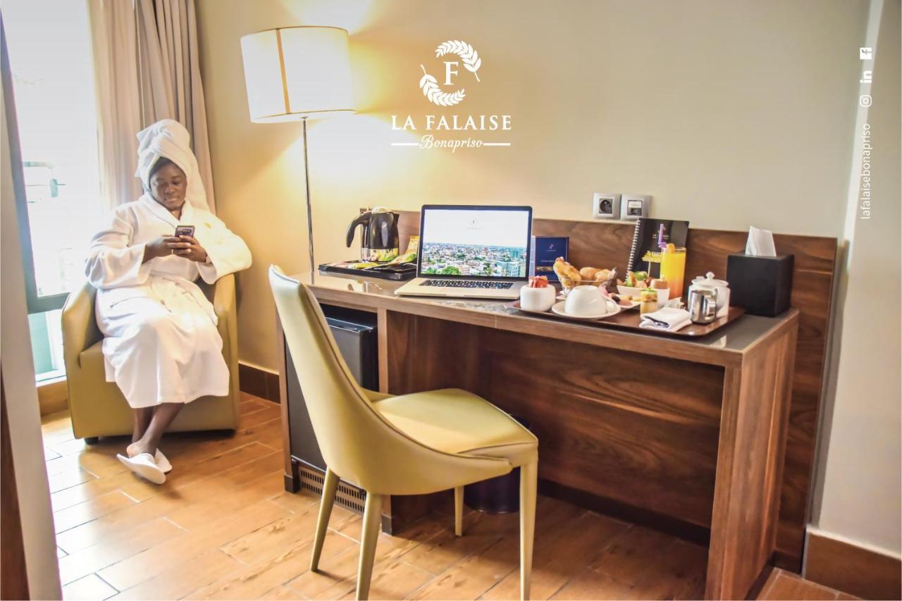 Hotel La Falaise Bonapriso Douala Extérieur photo